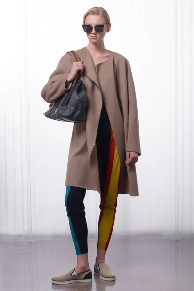 Look 16